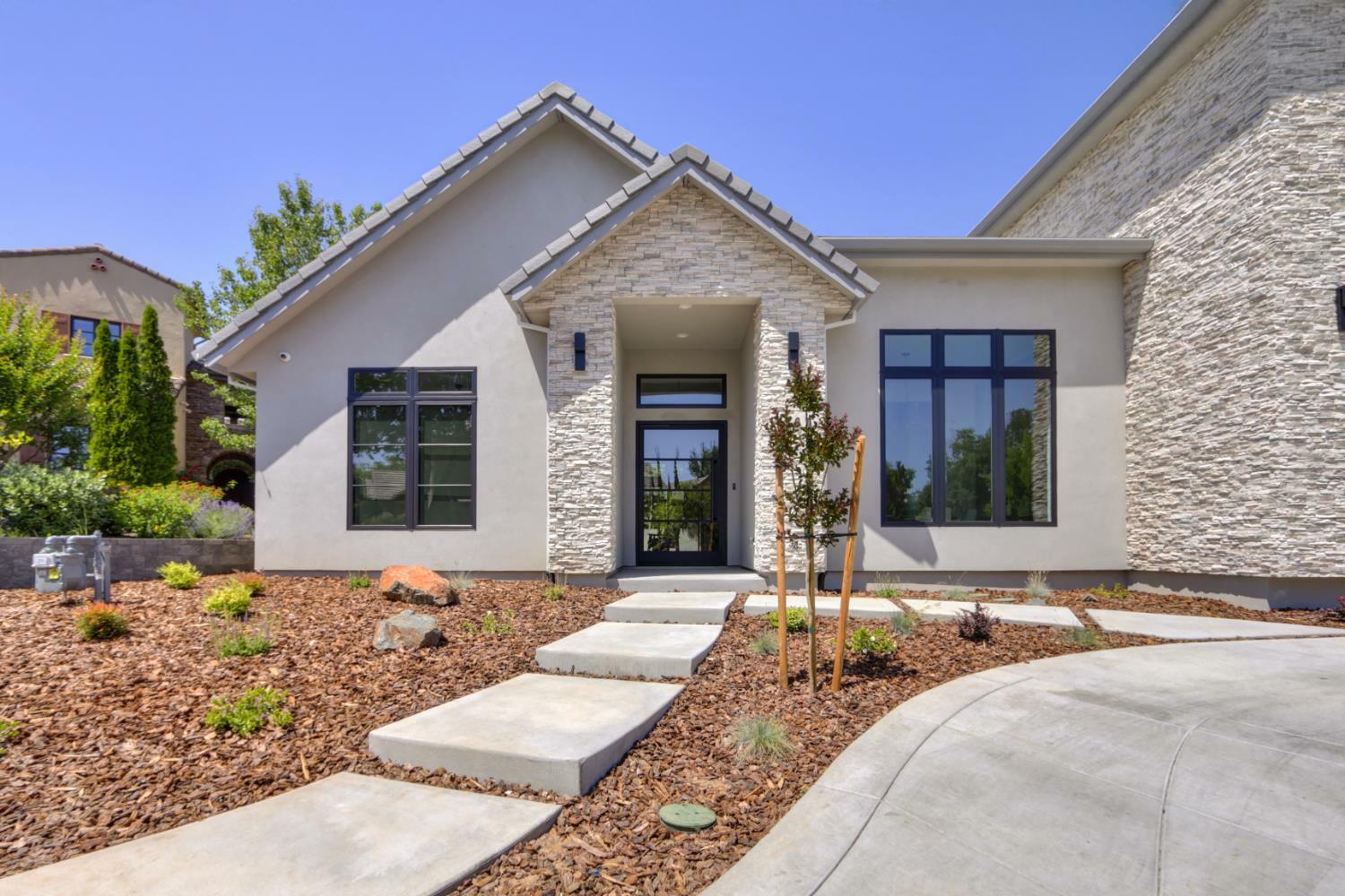 Property Photo: 1360 Pars Oak Lane CA 95608
