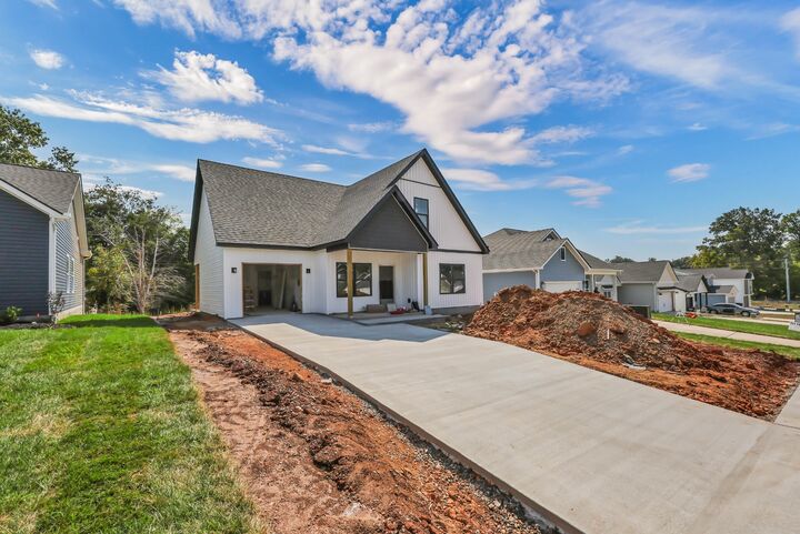 Property Photo: 1326 Isaiah Dr TN 37042