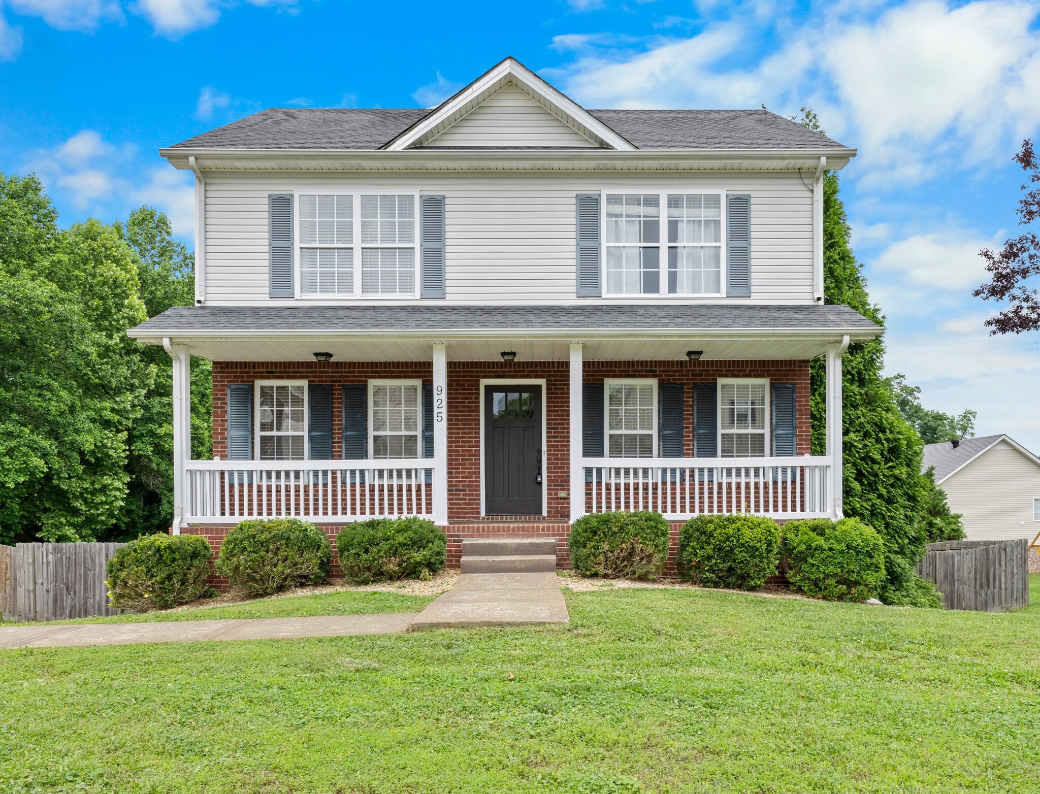 Property Photo: 925 Cobbler Dr TN 37040