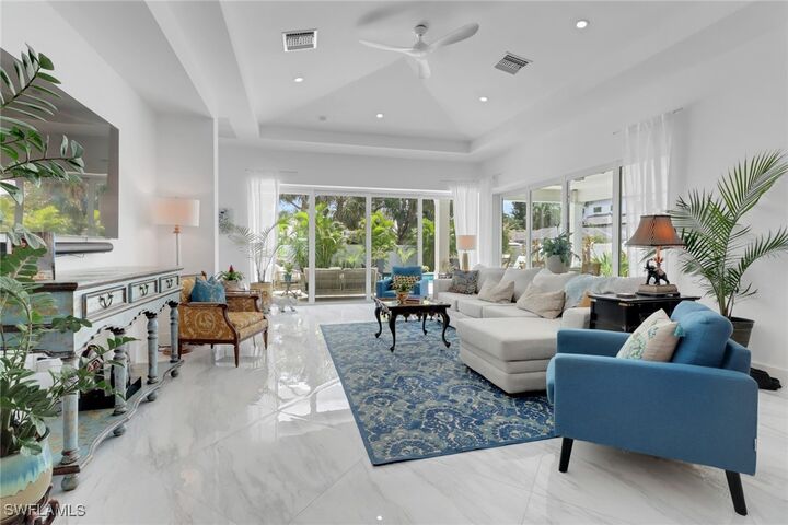 Property Photo:  1262 10th Street N  FL 34102 