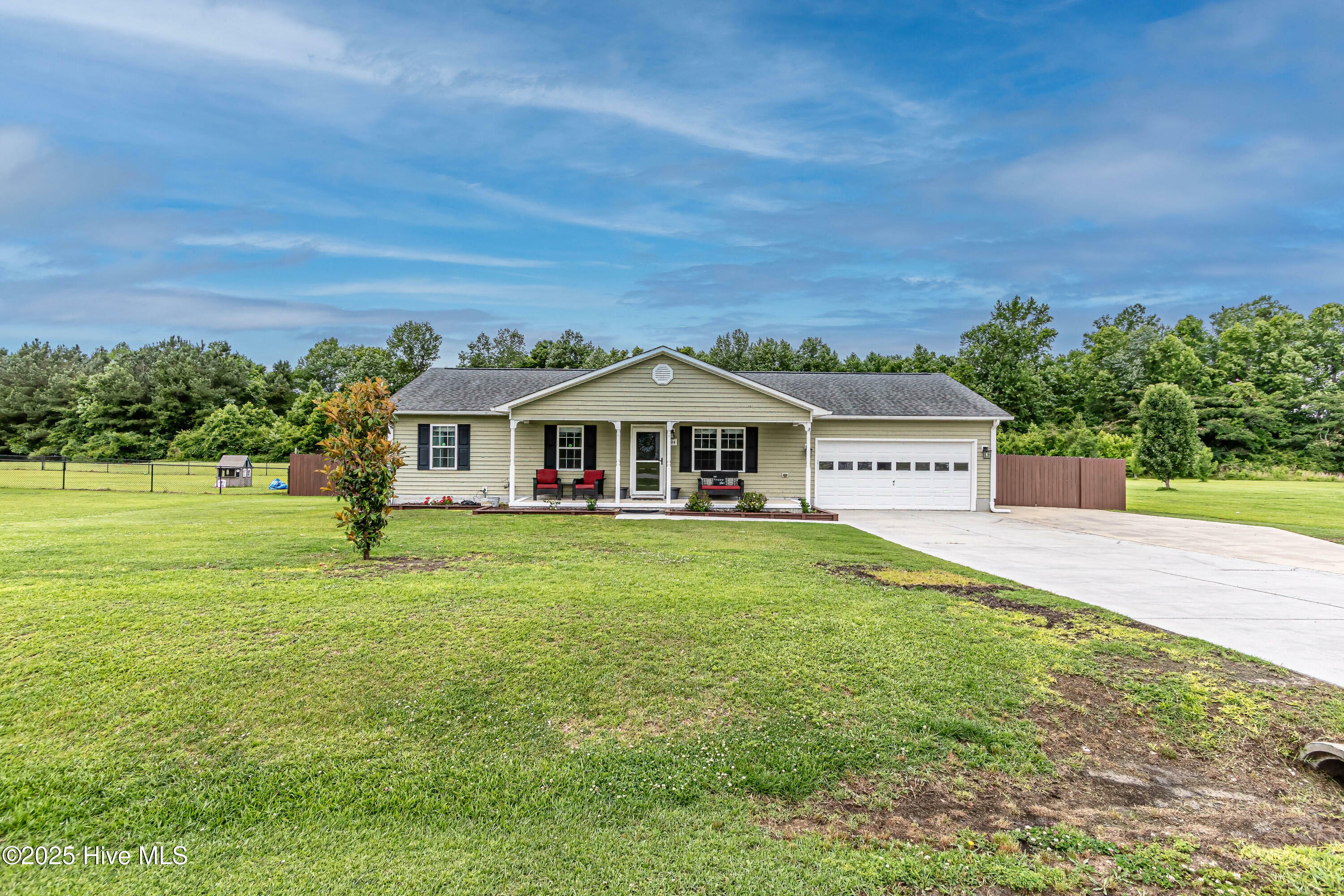 Property Photo: 104 Starkys Creek Court NC 28555