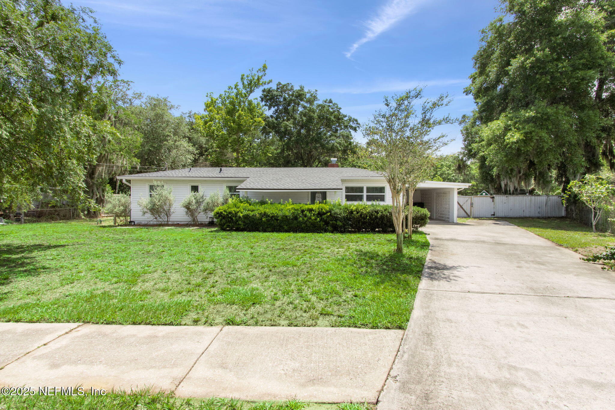 Property Photo: 2814 Peach Drive FL 32246