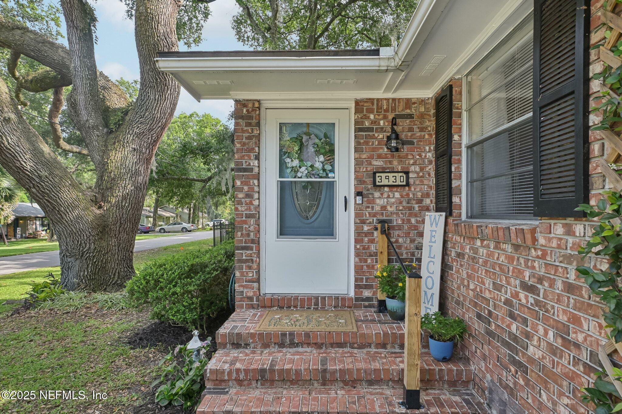 Property Photo: 3930 St Isabel Drive E FL 32277