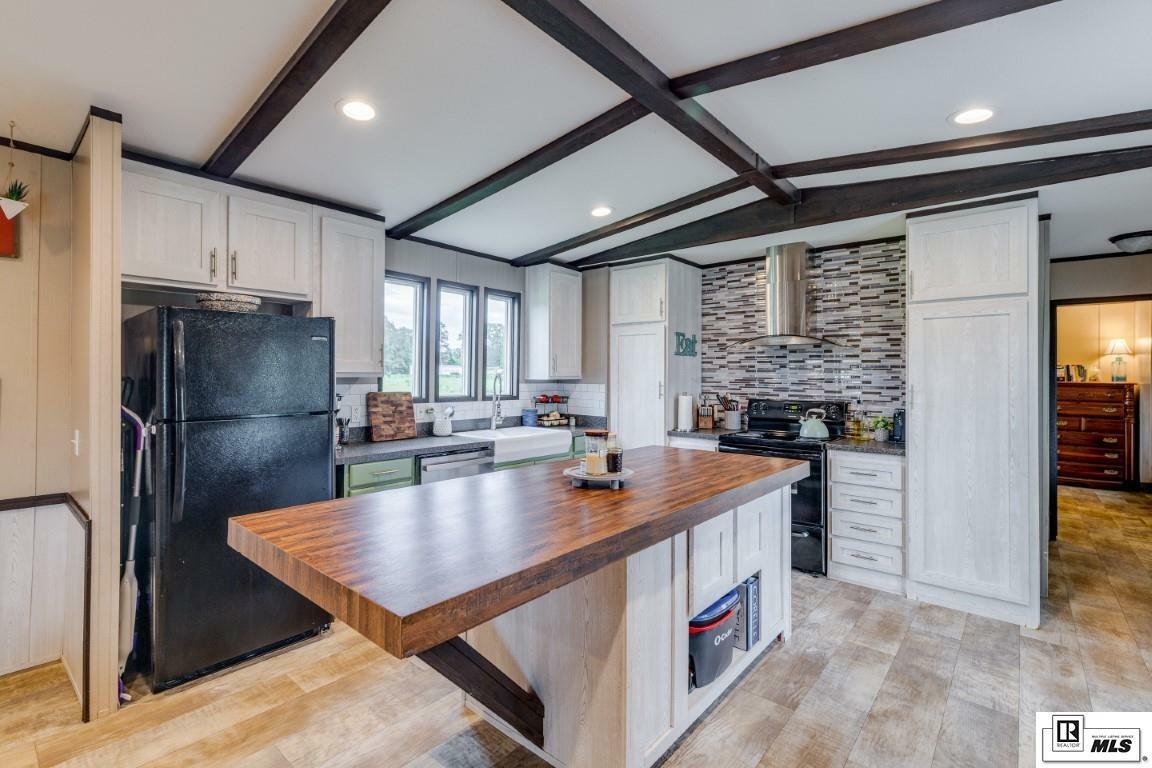 Property Photo: 214 Simmie Woods Road LA 71238