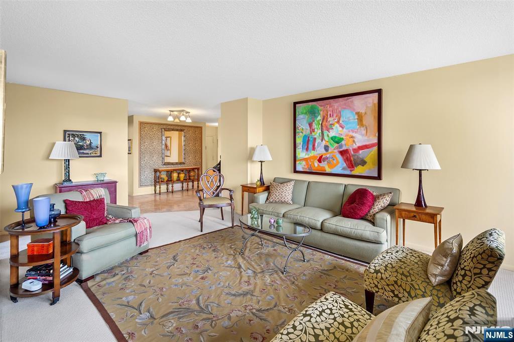 Property Photo:  160 Overlook Avenue 3C  NJ 07601 