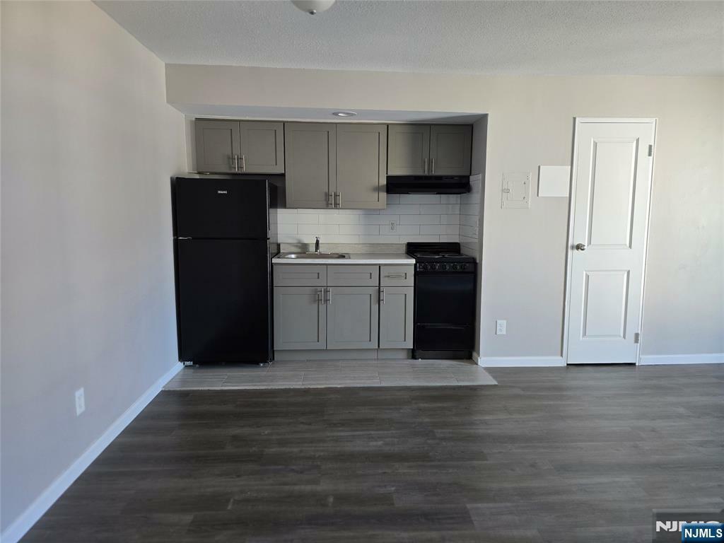 Property Photo:  75 Sussex Street 2A  NJ 07601 