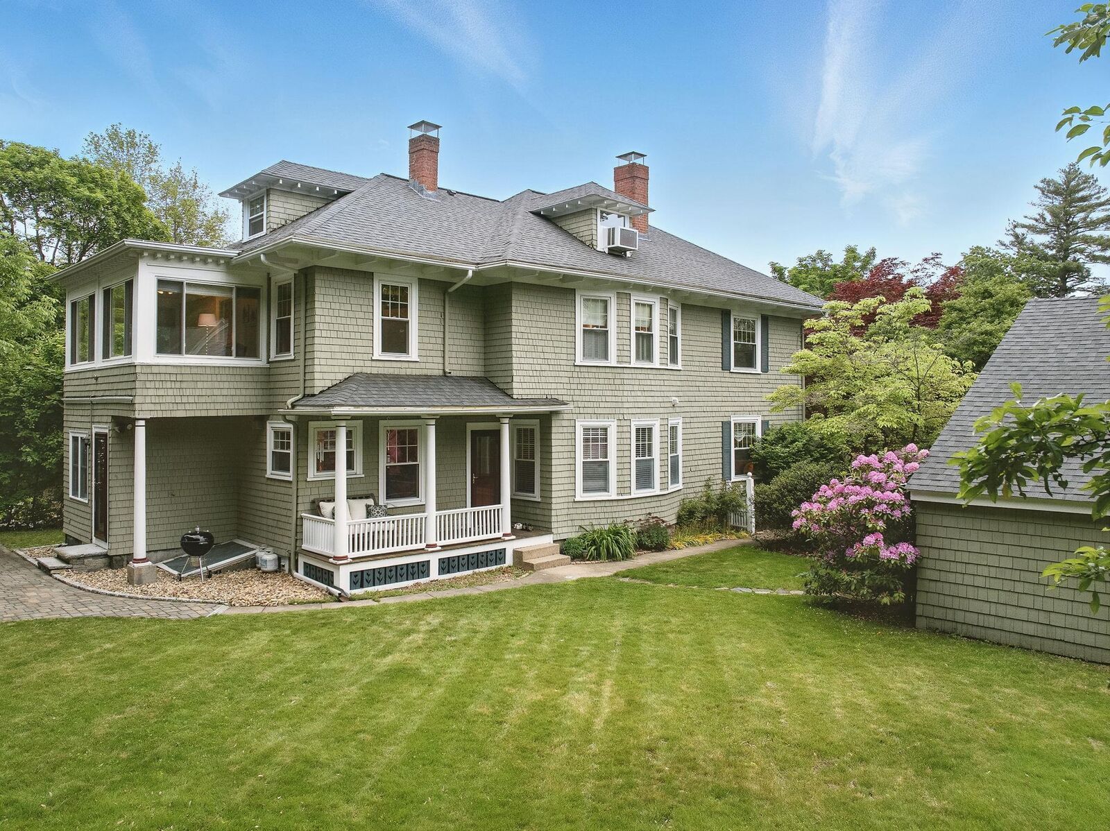 Property Photo:  42 Chester Street  NH 03064 