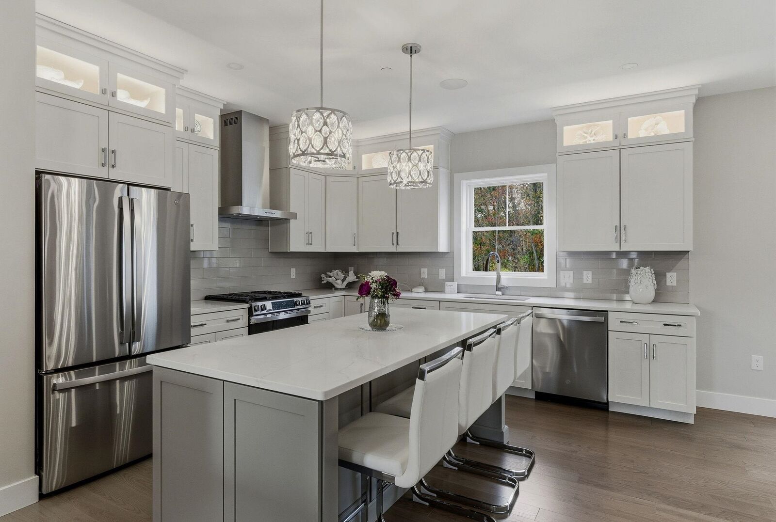 Property Photo: 5 Elise Avenue NH 03053