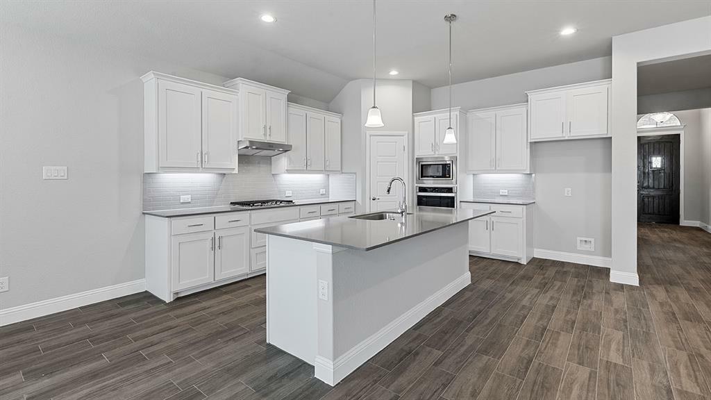 Property Photo: 8608 Bur Oak Drive TX 76247