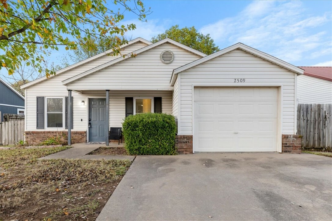 2509 SE 4th Street  Bentonville AR 72712 photo