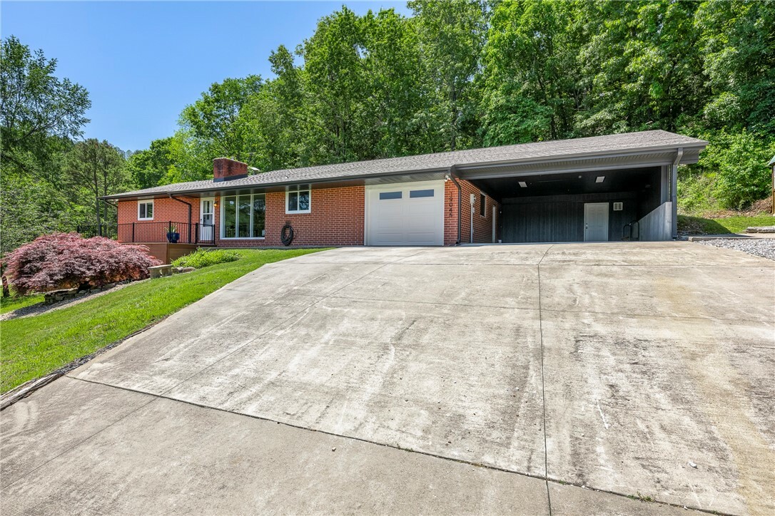 Property Photo: 19045 & 19051 Pinecrest Lane AR 72756