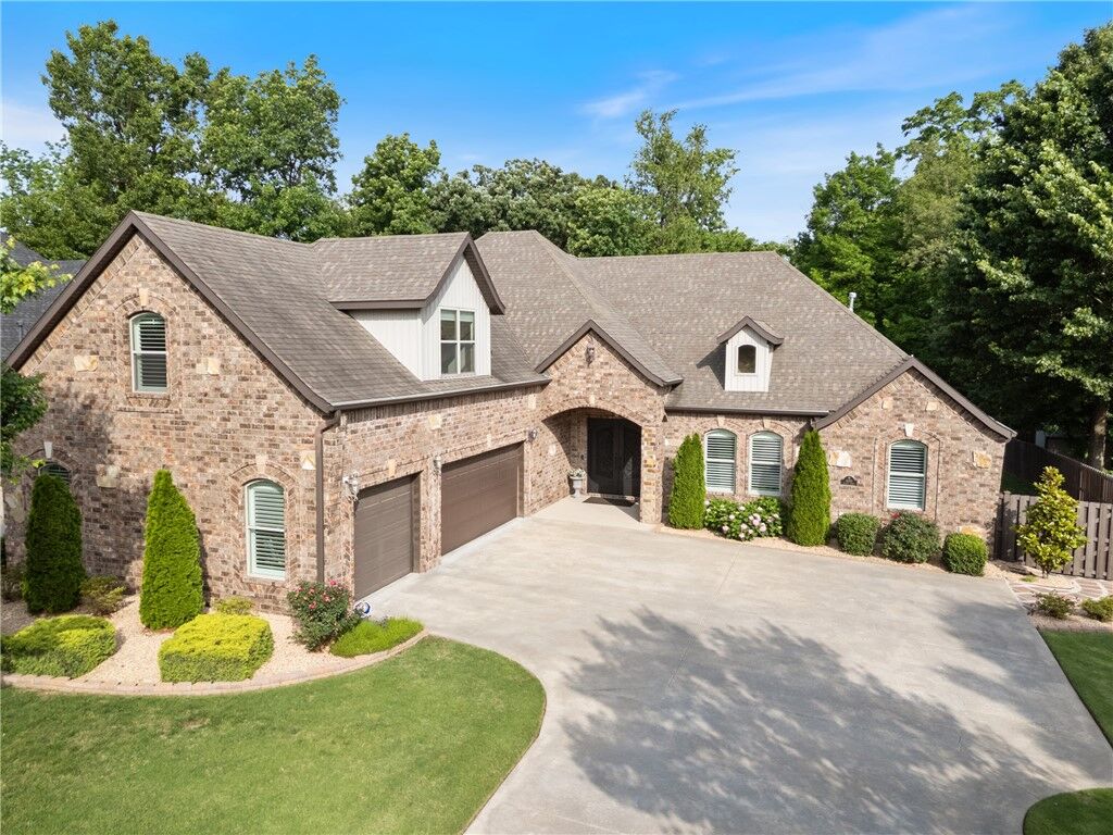 Property Photo:  1080 Hunters Pointe  AR 72713 