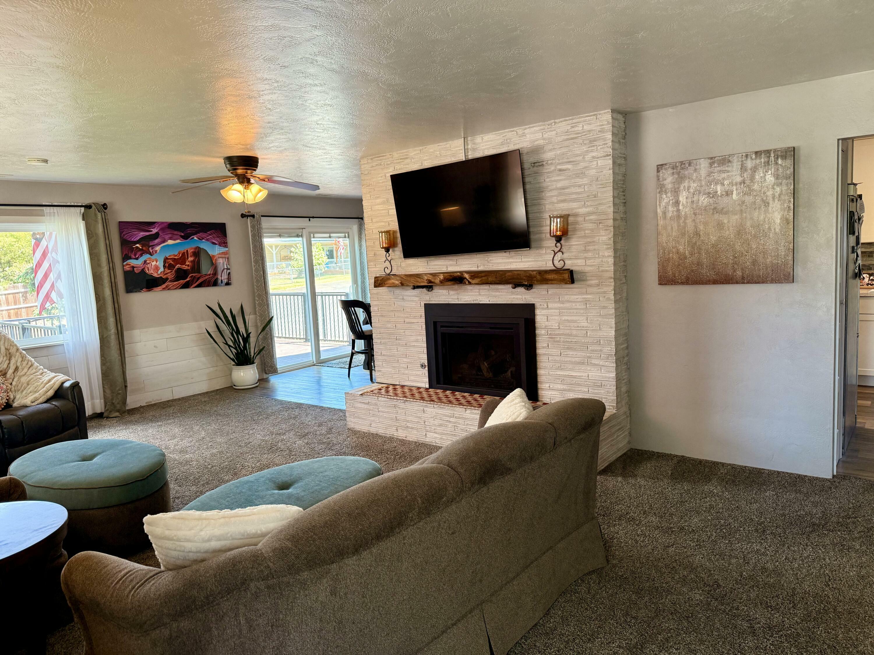 Property Photo: 4210 Highland Way OR 97603