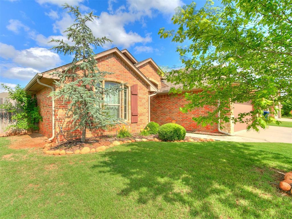 Property Photo: 15508 Homecoming Drive OK 73013