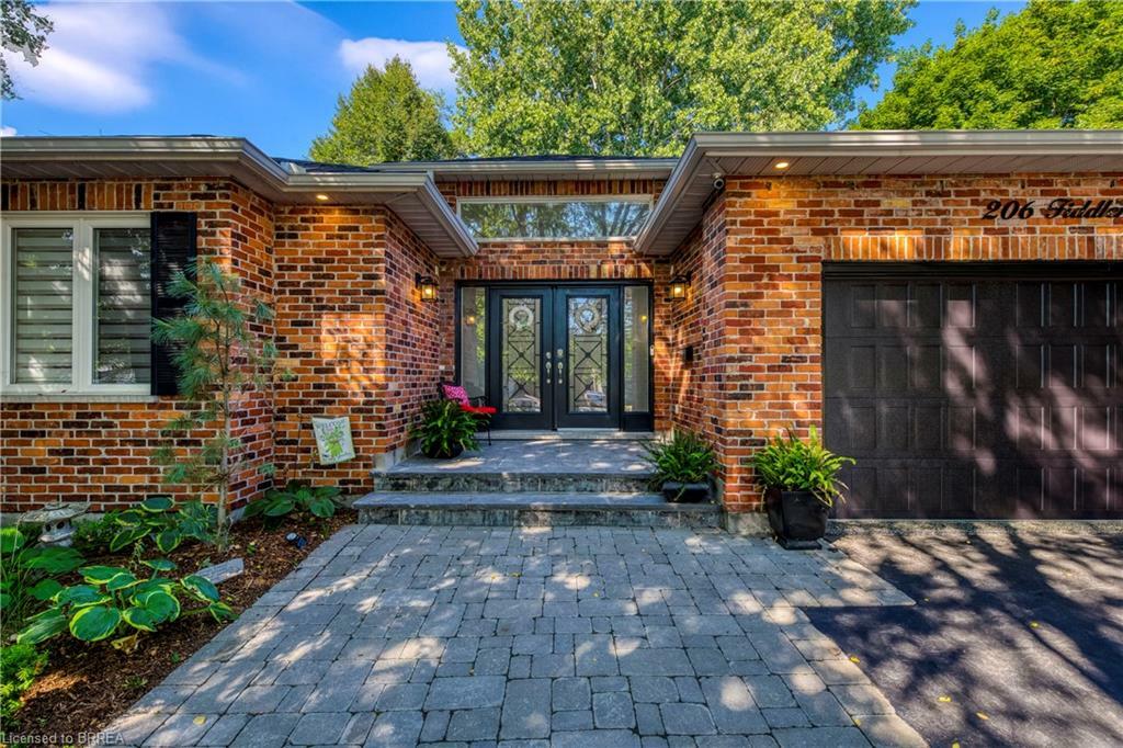 Photo de la propriété: 206 Fiddler'S Green Road ON L9G 1W6