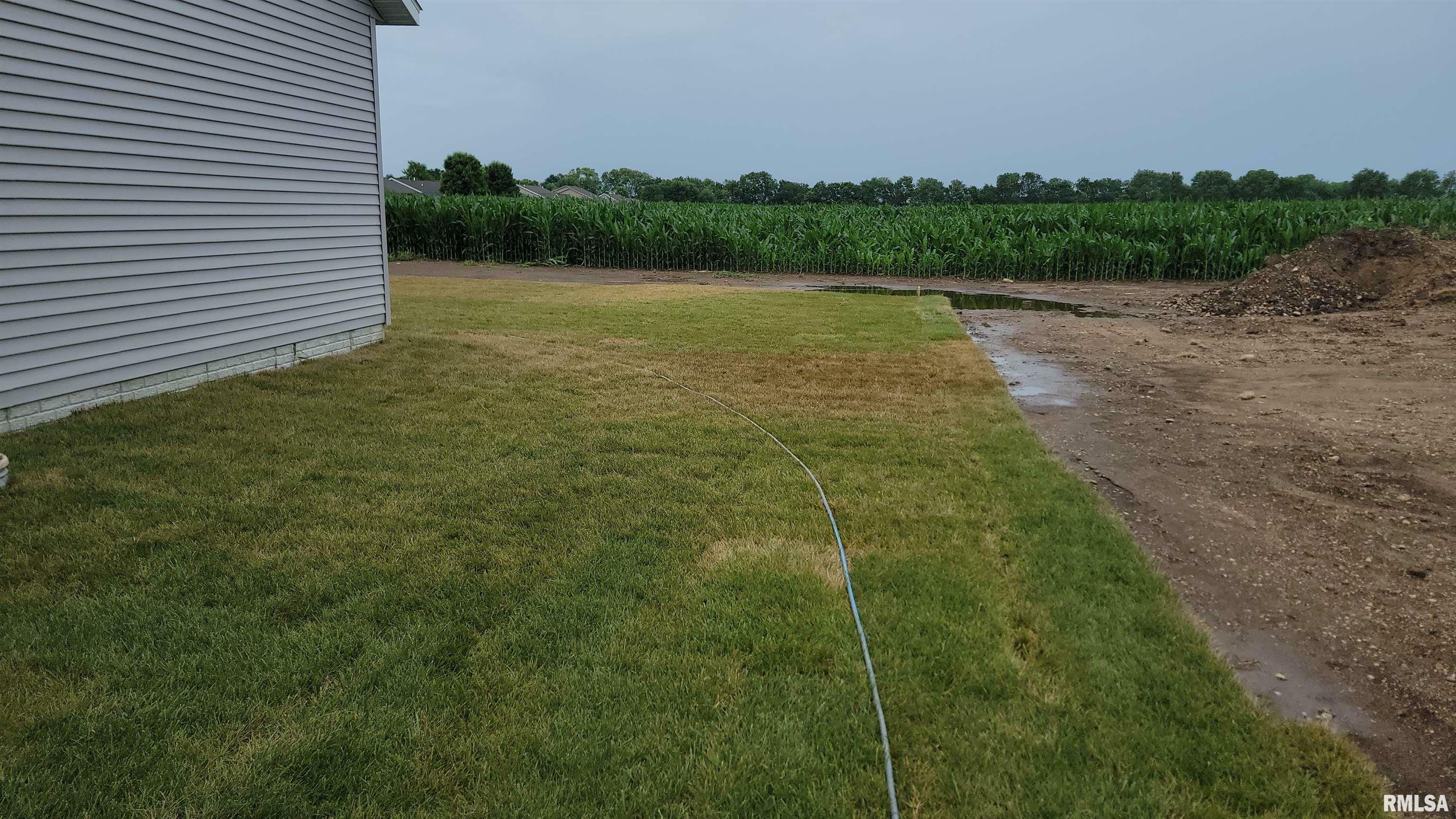 Property Photo: 1312 Hillcrest Drive IL 61548