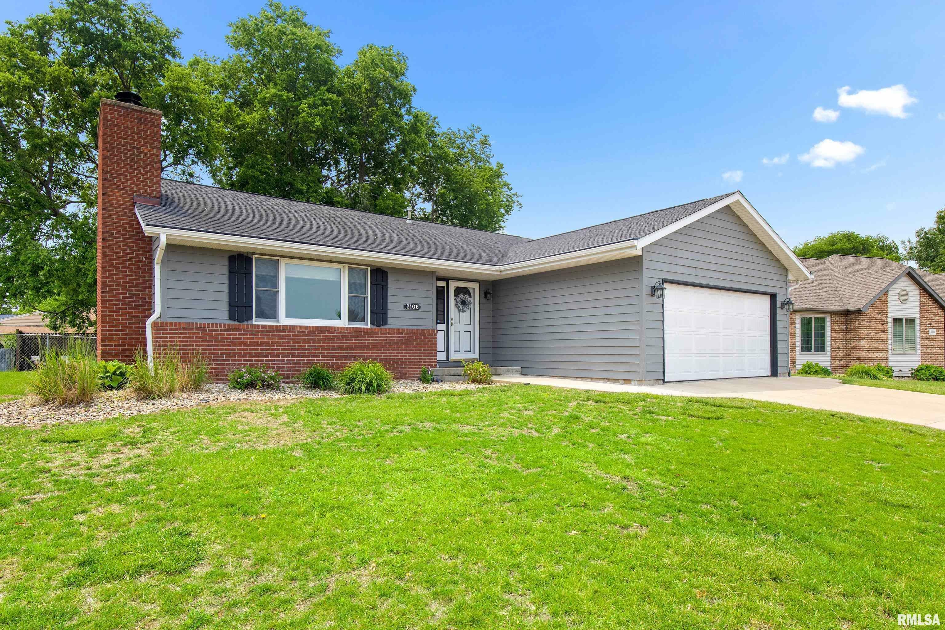 Property Photo:  2106 Marigold Drive  IL 61554 