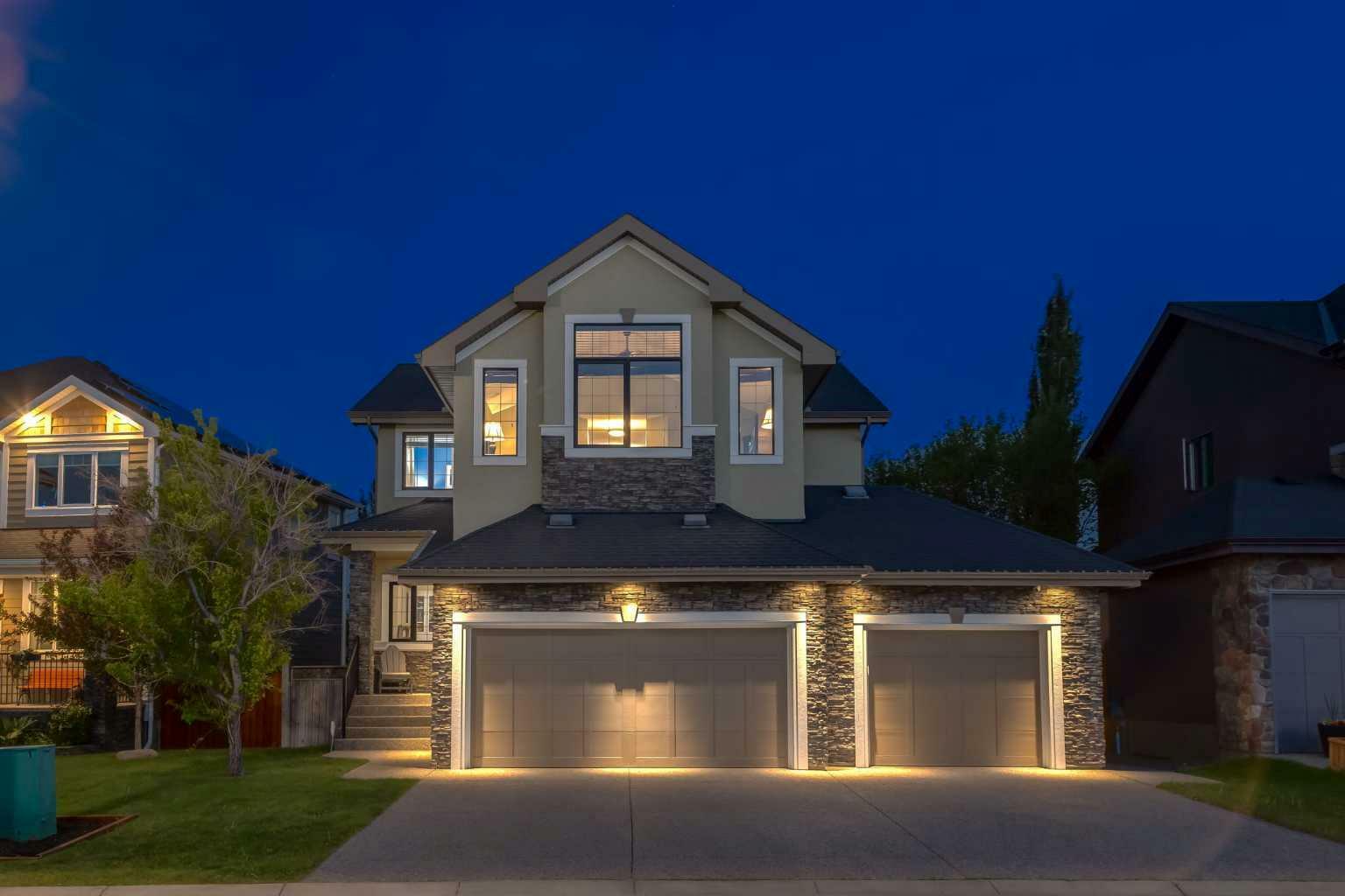 Property Photo: 1611 Montrose Terrace SE AB T1V 0B5