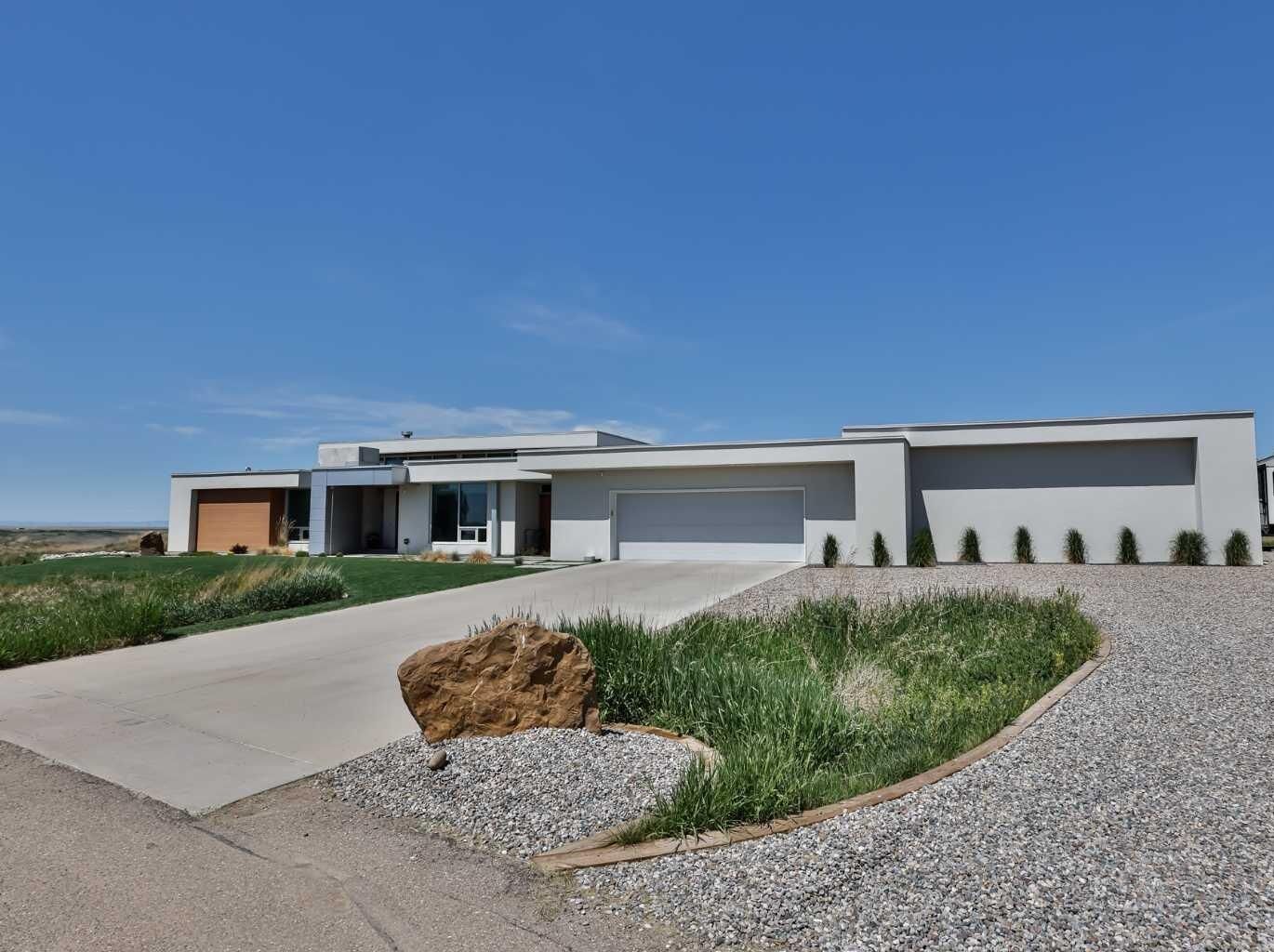 Property Photo: 403 Meadow Lark Drive AB T1J 5R8