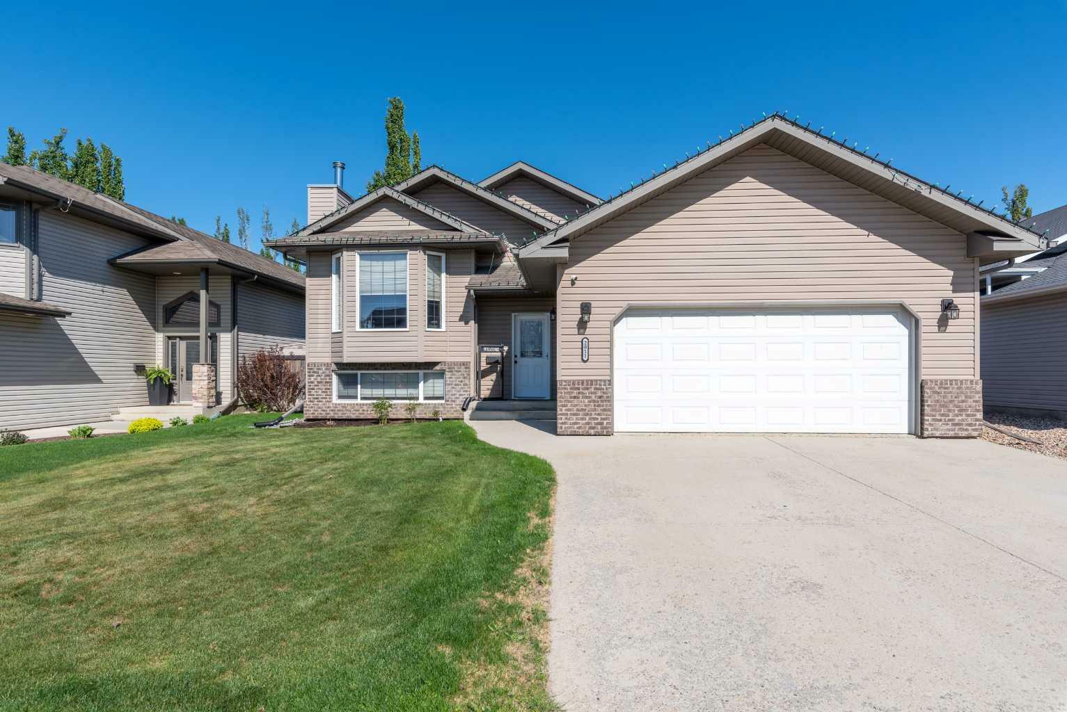 Property Photo: 2011 53 Avenue AB T9V 2G9