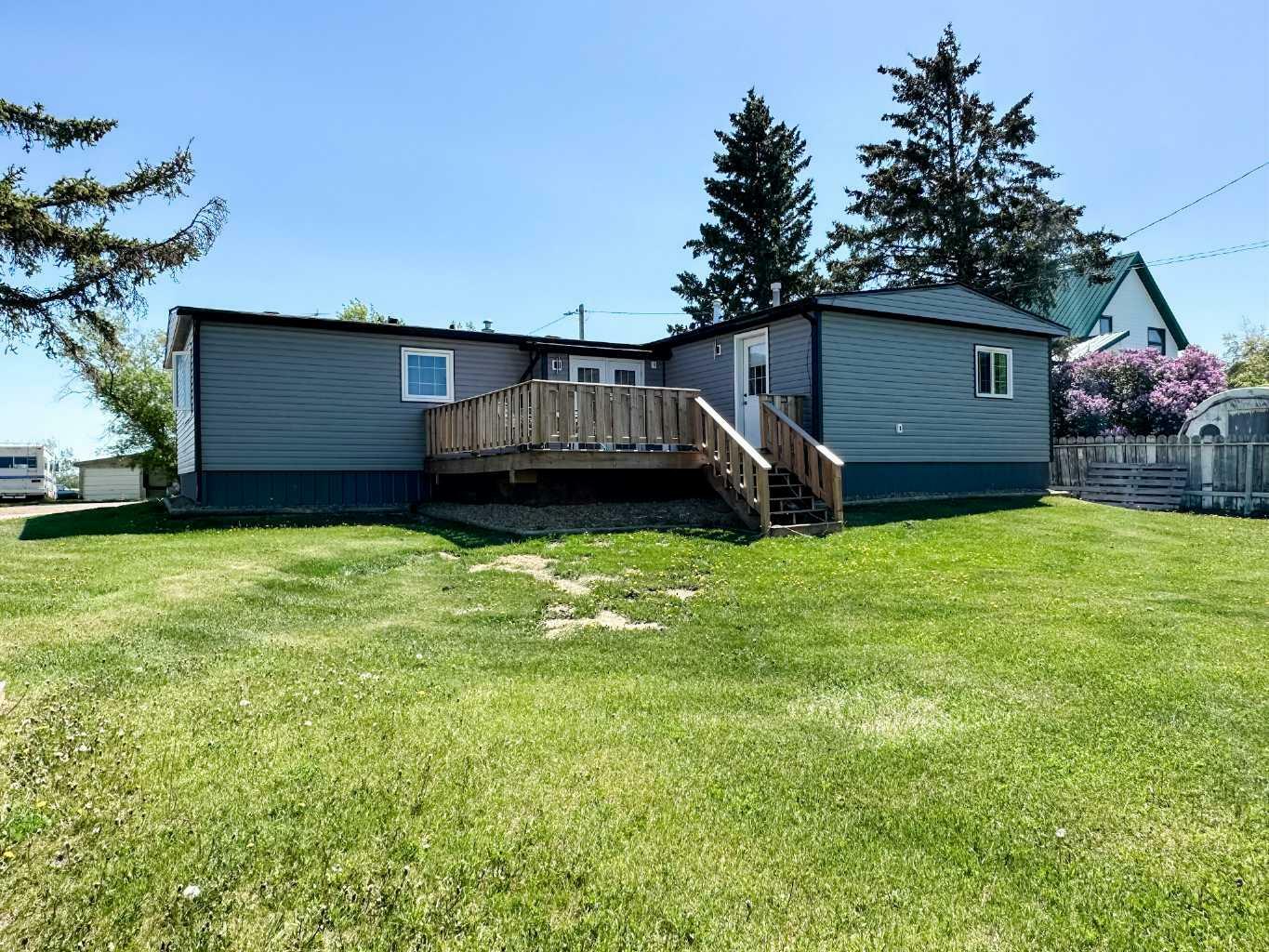 Property Photo: 222 Berry Street AB T0C 1M0