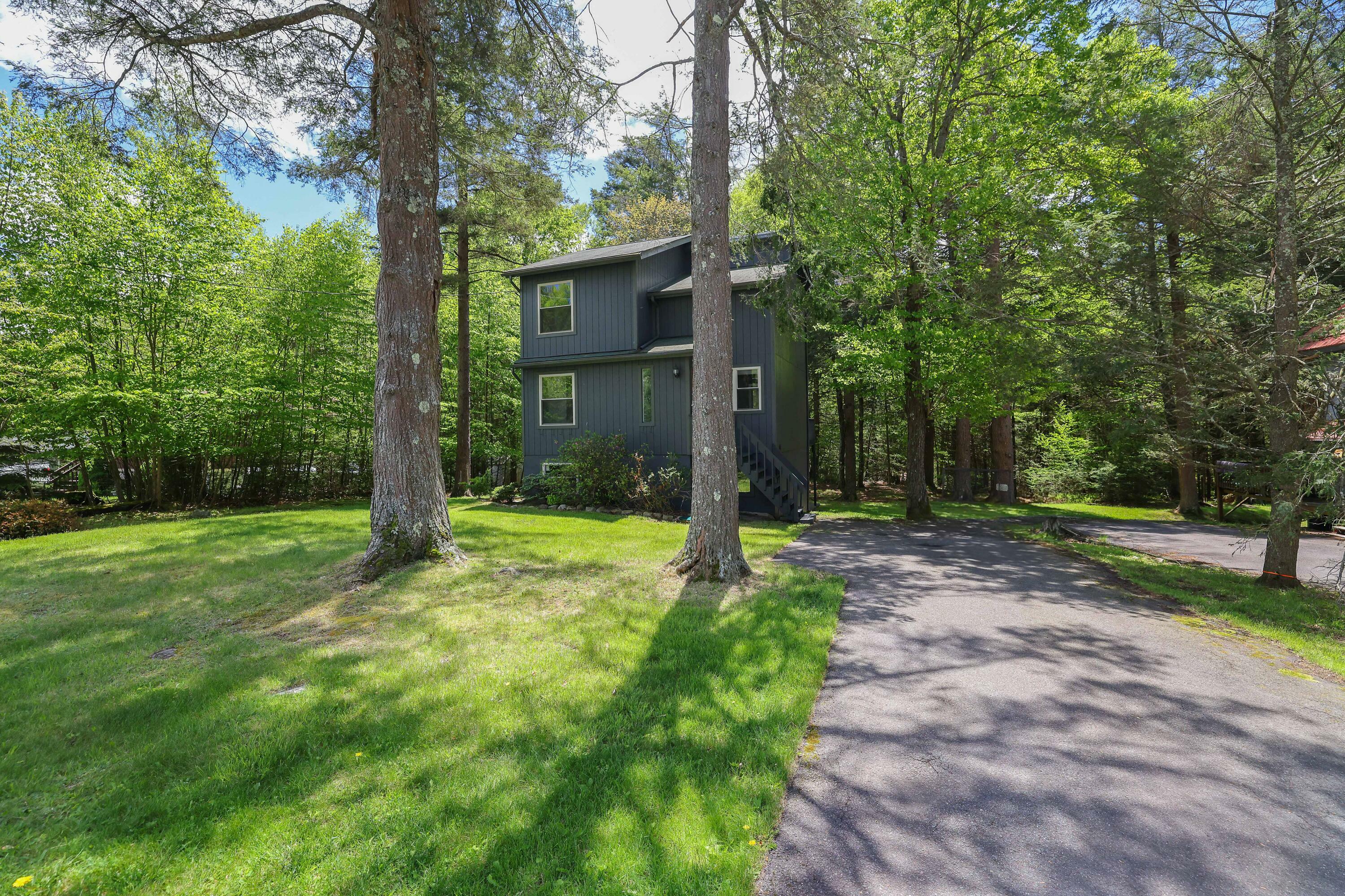 Property Photo: 1249 Country Club Drive PA 18424
