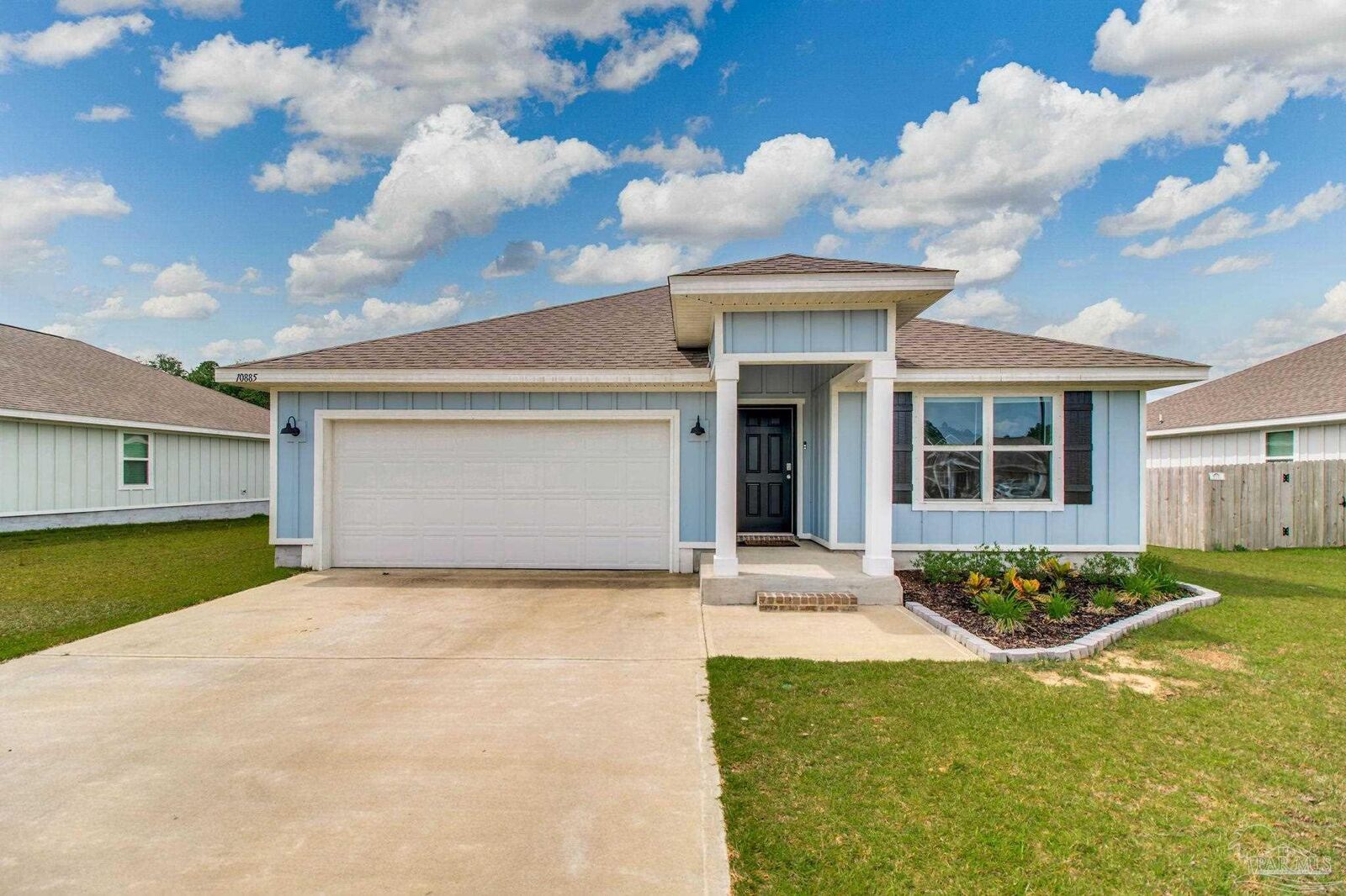 Property Photo: 10885 Blacktail Loop FL 32526