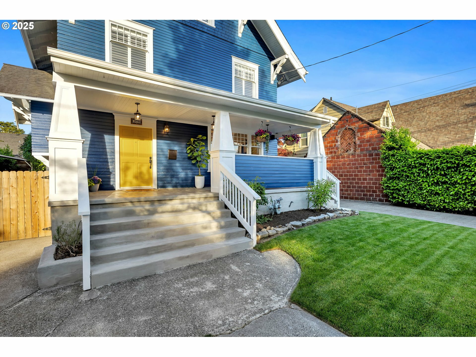Property Photo: 3136 NE 41st Ave OR 97212