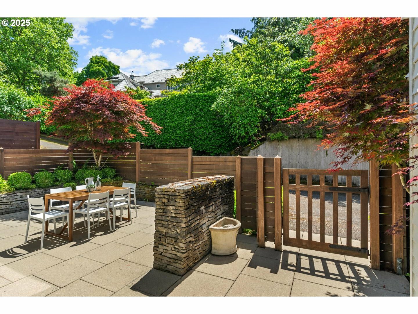 Property Photo: 1966 SW Terrace Dr OR 97201