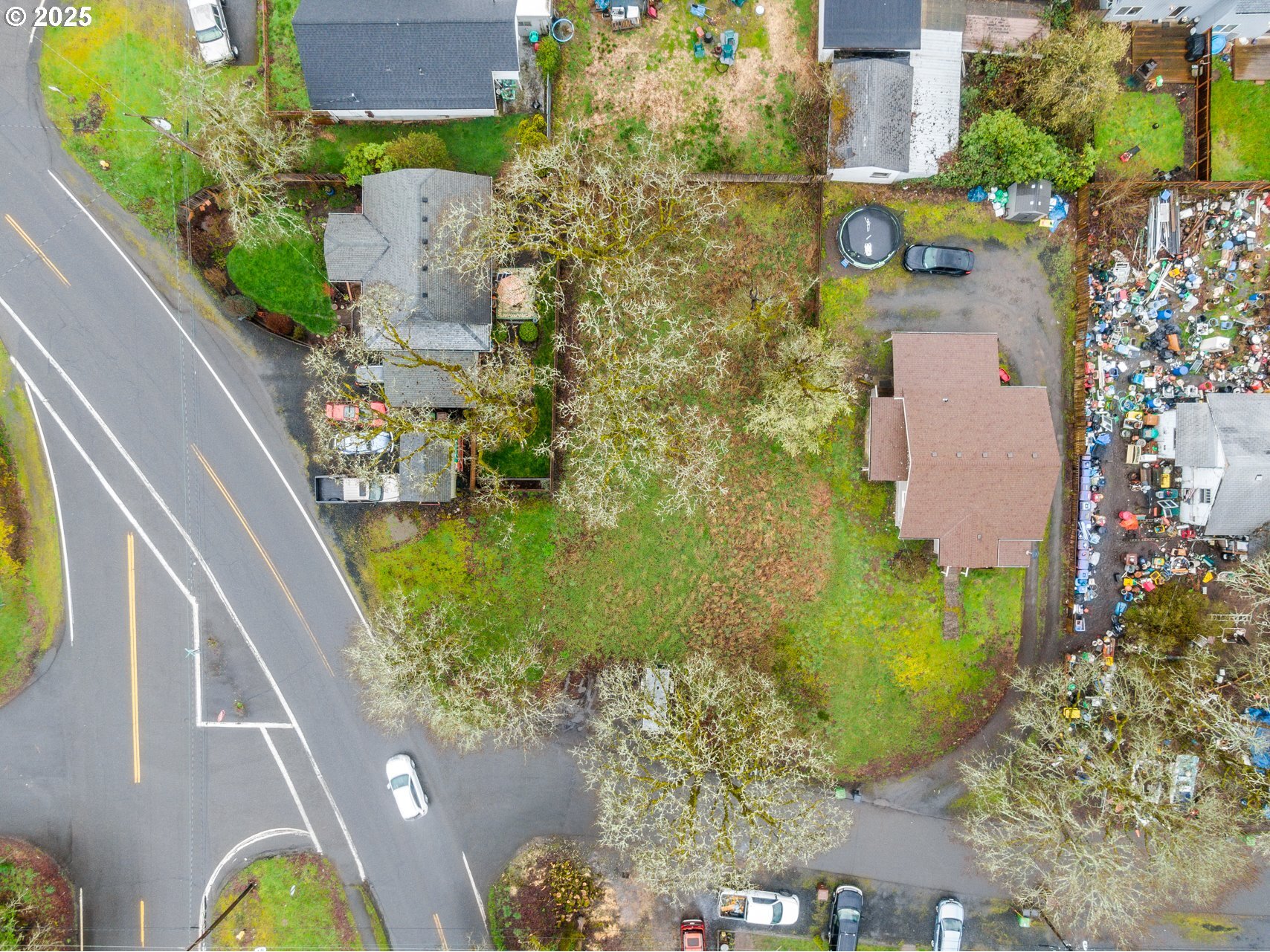Property Photo: 1324 Old Portland Rd OR 97051