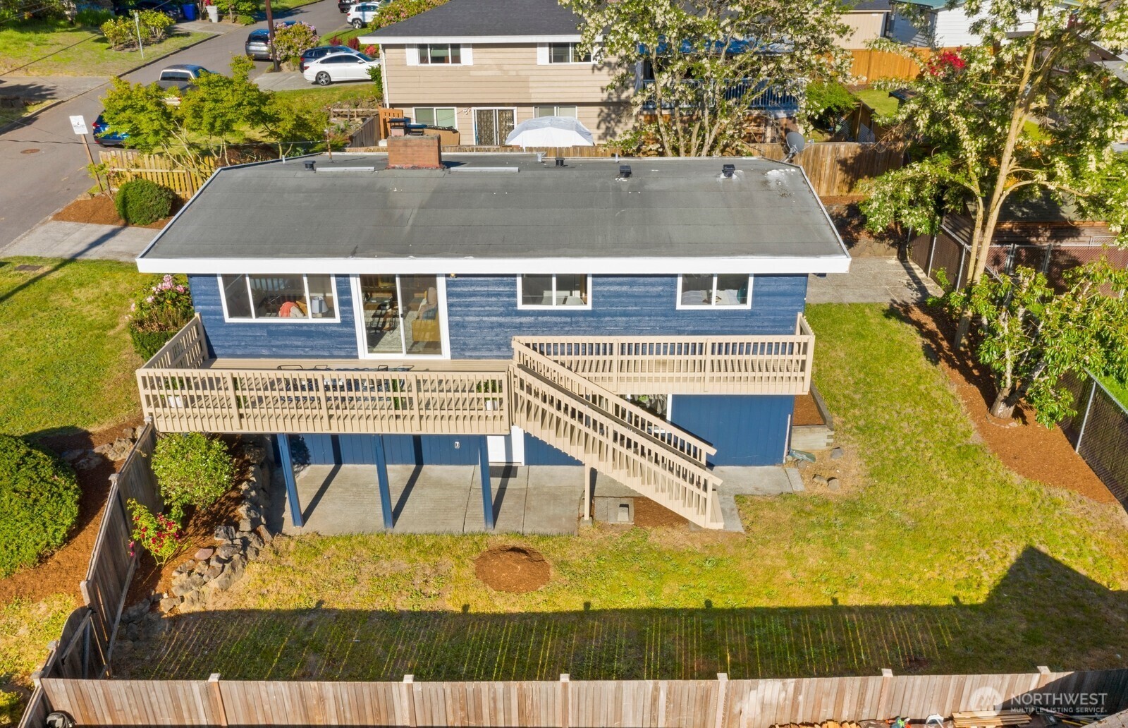 Property Photo: 3311 NE 11th Place WA 98056
