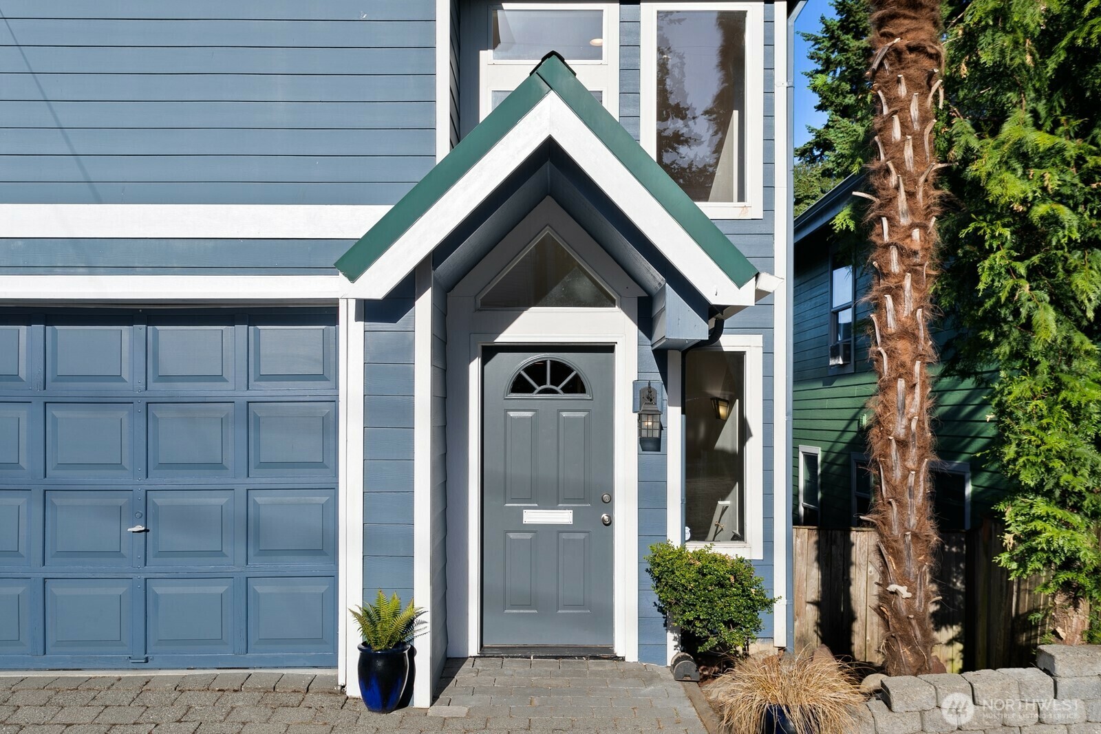 Property Photo:  212  27th Avenue E  WA 98112 