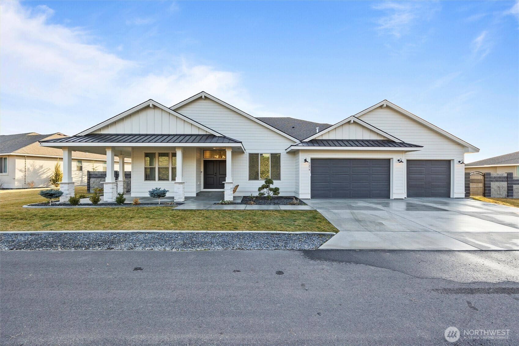 Property Photo: 7374 W 22nd Place WA 99338