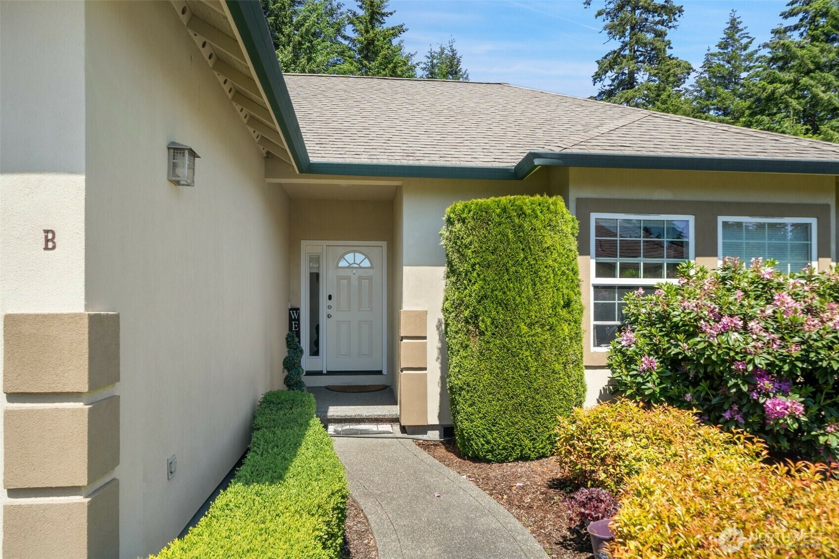 Property Photo: 160 E Beaumont Drive B WA 98584