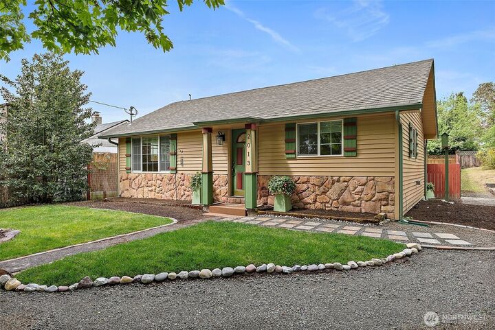 2013  Jacobsen Boulevard NE  Bremerton WA 98310 photo