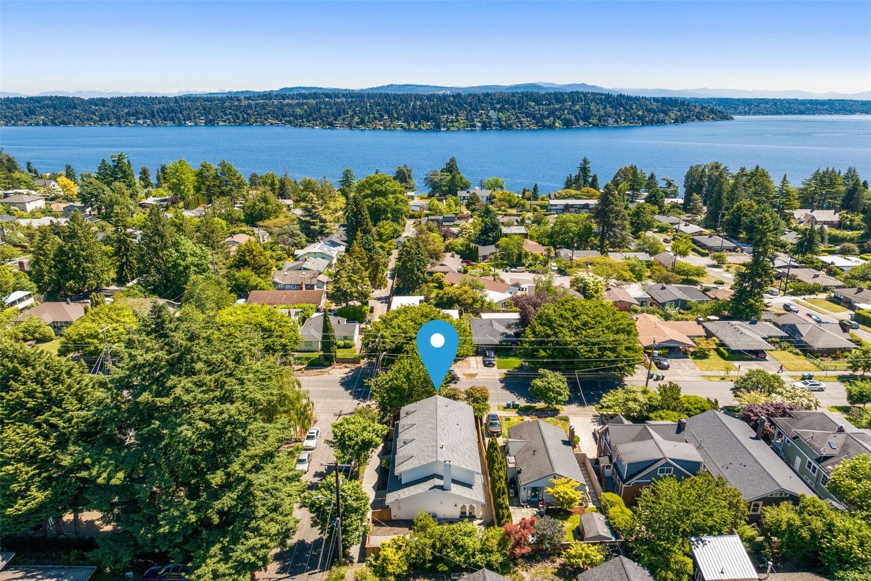 Property Photo:  7201  Seward Park Avenue S  WA 98118 