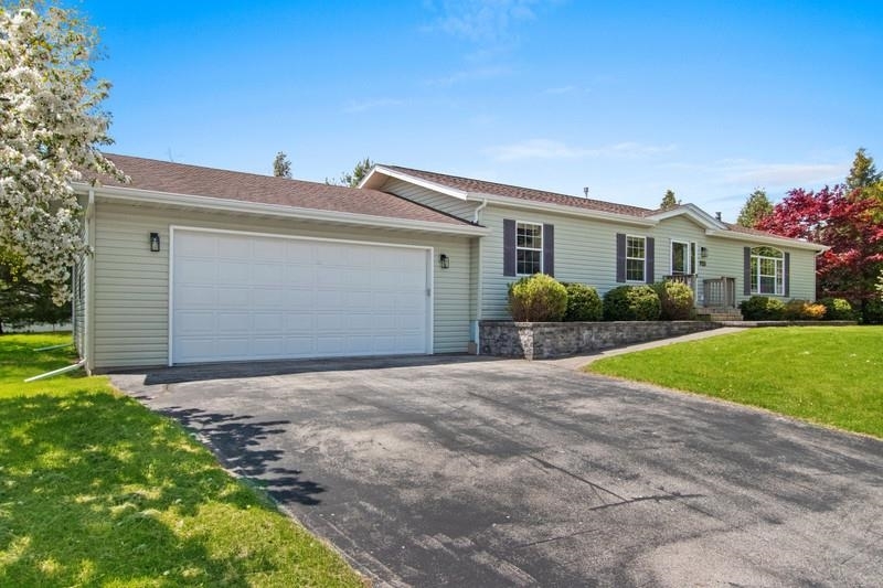 933 Alabama Court  Sturgeon Bay WI 54235-1114 photo