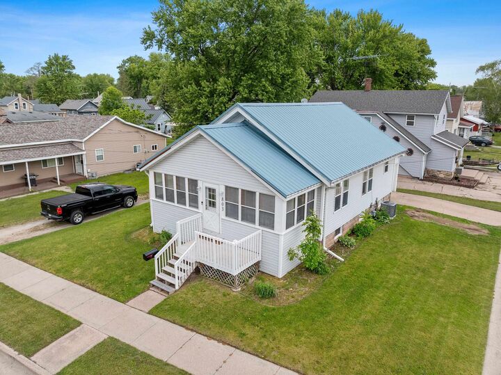 Property Photo: 803 W North Water Street WI 54961-1143