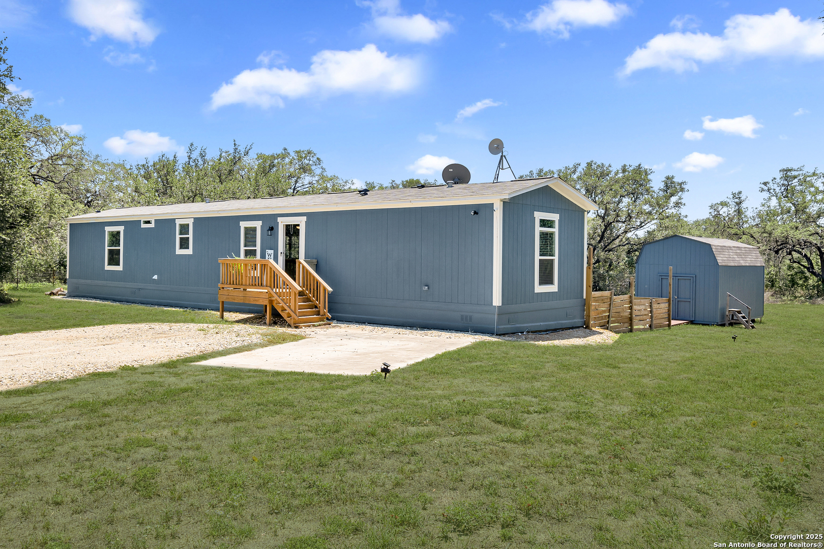 Property Photo: 57 W Bob White Dr TX 78069