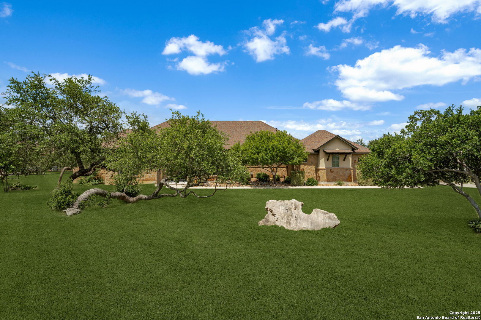 Property Photo: 378 Lantana Crossing TX 78070