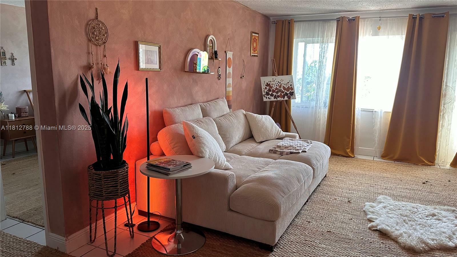 Property Photo: 1130 11th St 6H FL 33139