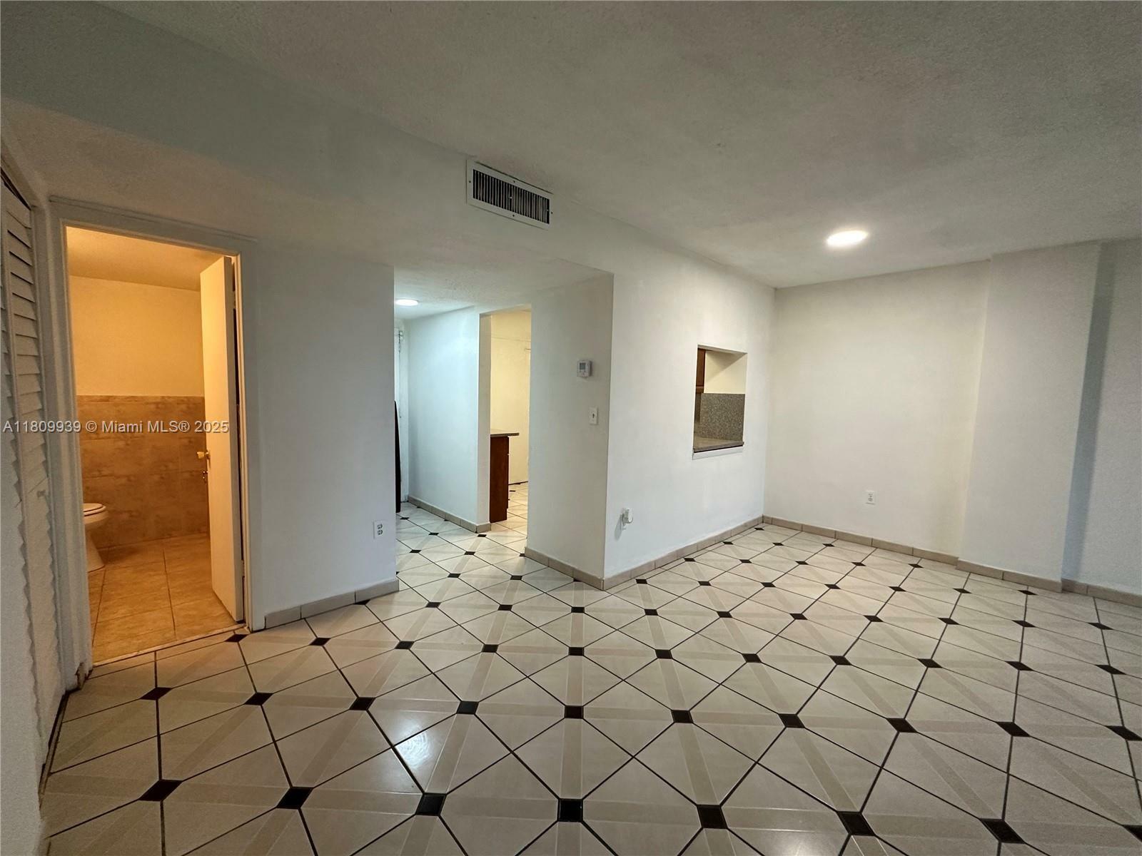 1130 11th St 4J  Miami Beach FL 33139 photo