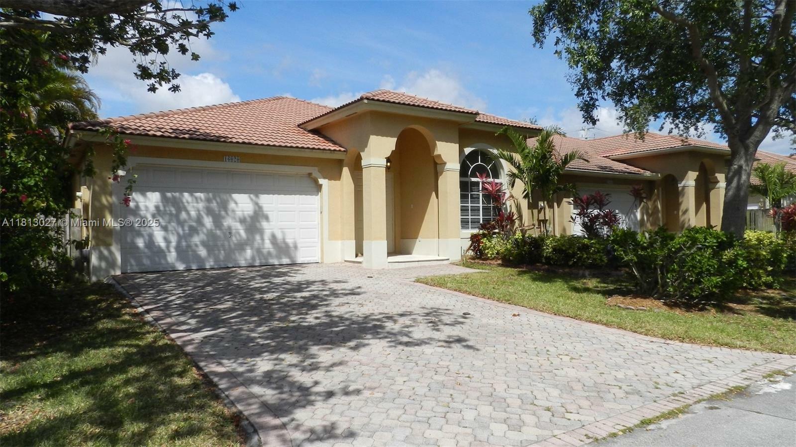 Property Photo: 16020 SW 91st Ct FL 33157