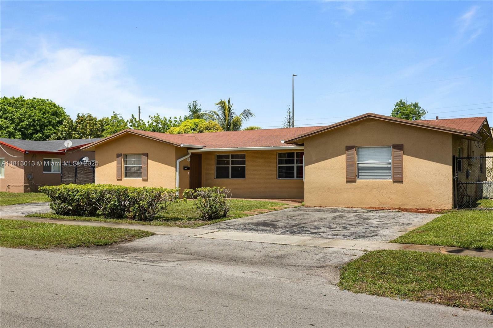 Property Photo: 1630 NW 52nd Ave FL 33313