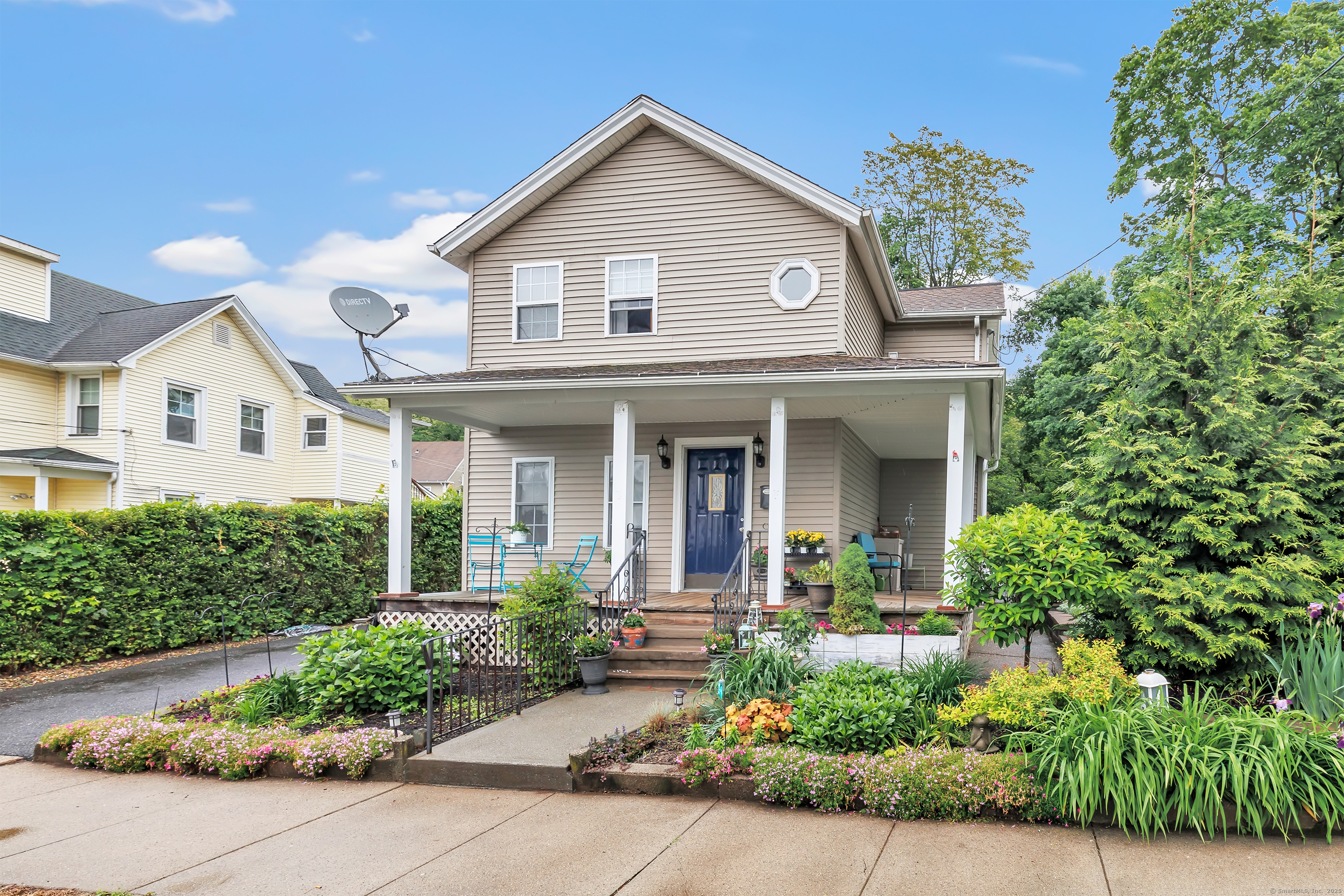 Property Photo: 16 Hodge Avenue CT 06401