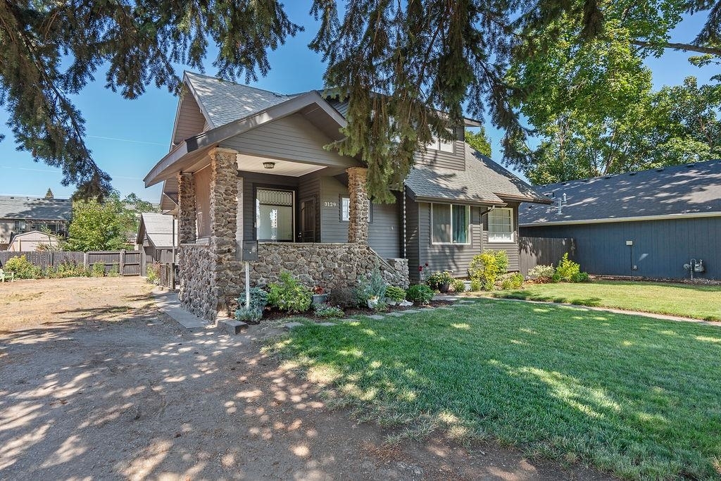 Property Photo:  3129 E 34th Ave  WA 99223 
