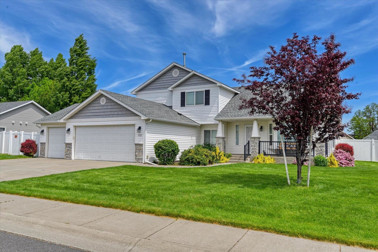 Property Photo:  822 N Kelsea St  WA 99022 