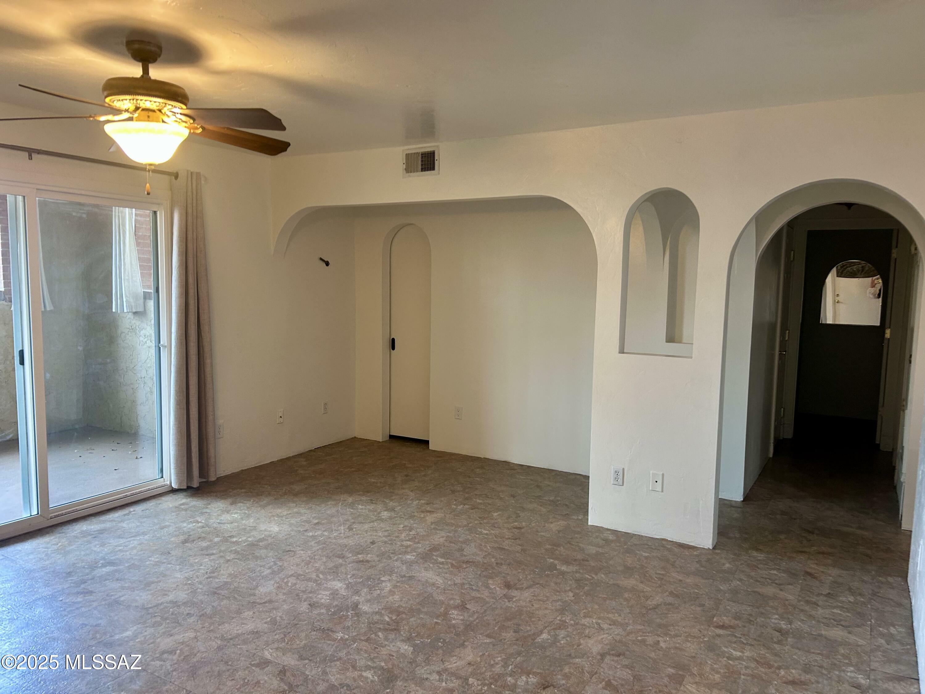 Property Photo: 6335 N Barcelona Lane 713 AZ 85704