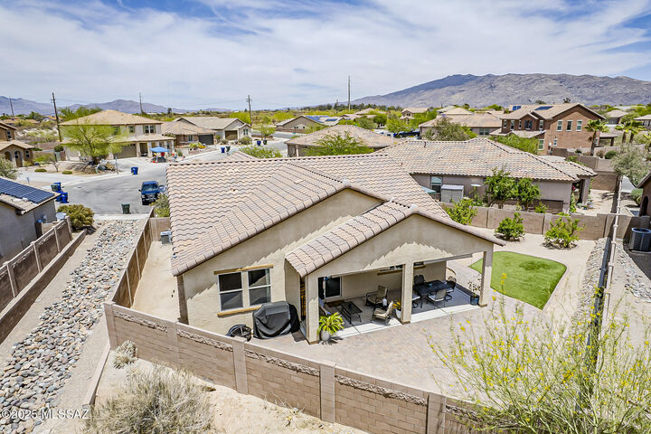 Property Photo:  10170 E Placita De Dos Pesos  AZ 85730 