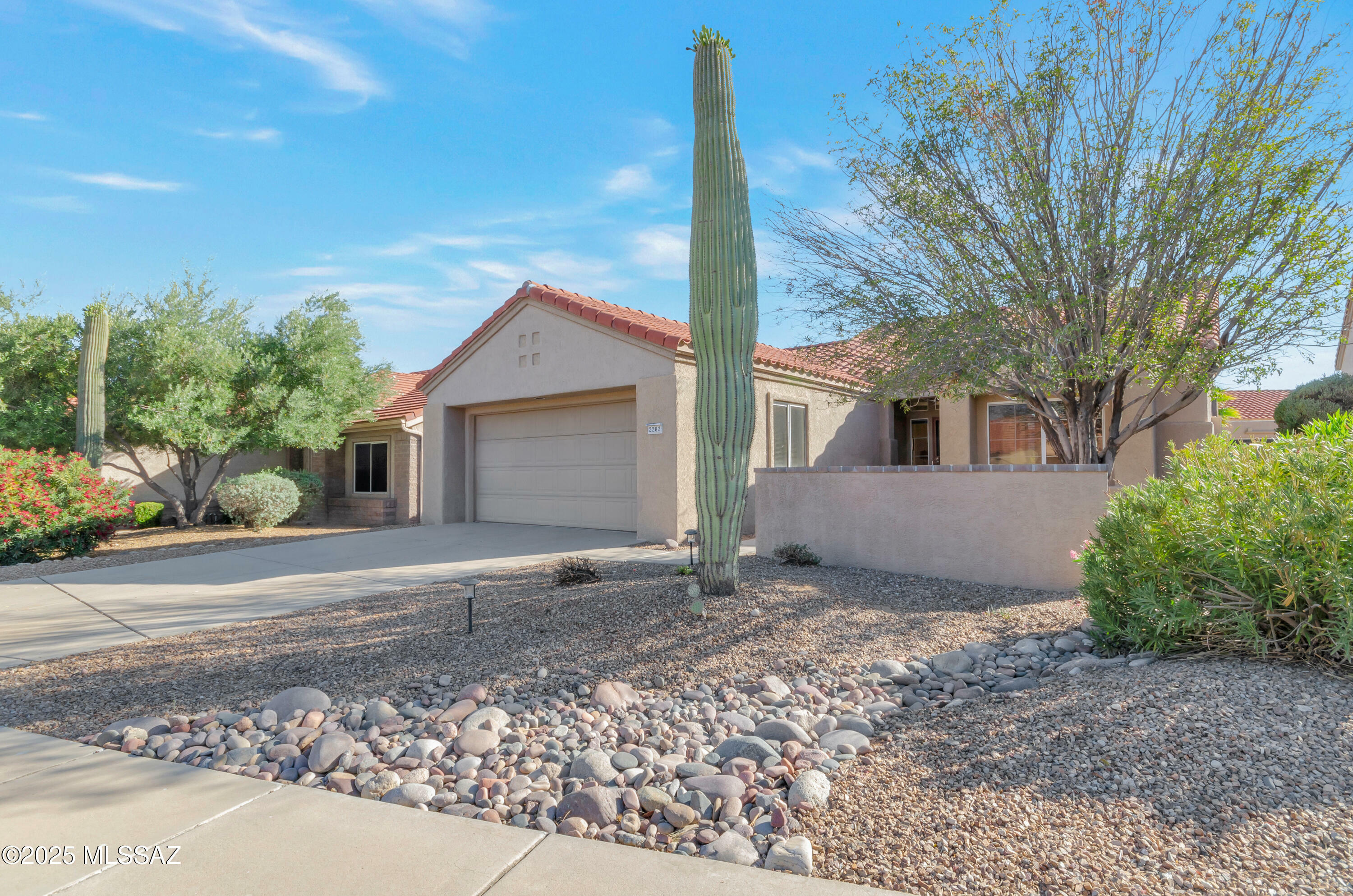 Property Photo: 2282 E Montrose Canyon Drive AZ 85755